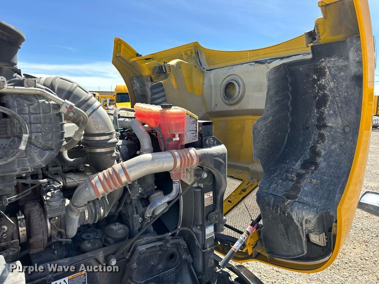 image for item EK0567 2022 Kenworth T680 semi truck