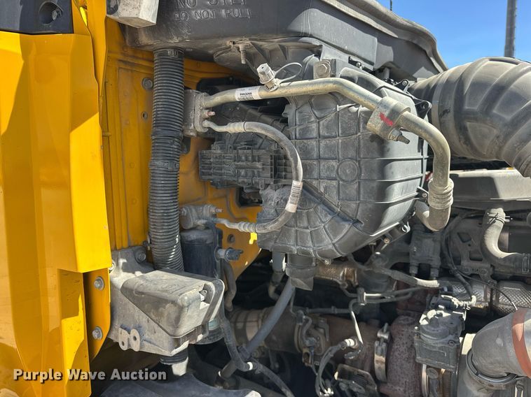 image for item EK0567 2022 Kenworth T680 semi truck