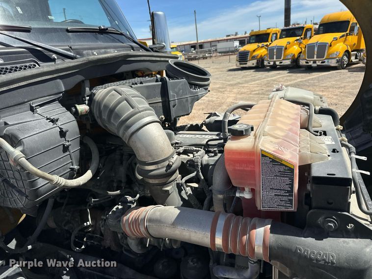 image for item EK0567 2022 Kenworth T680 semi truck