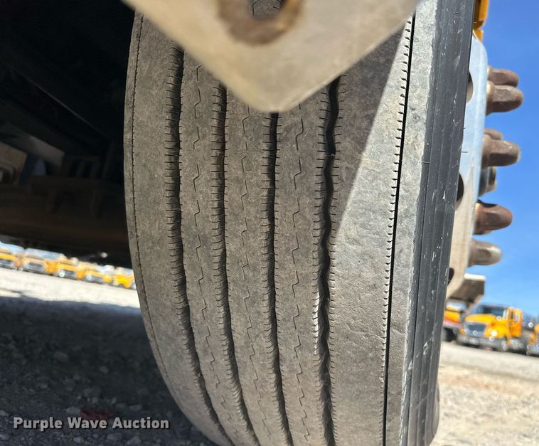 image for item EK0567 2022 Kenworth T680 semi truck