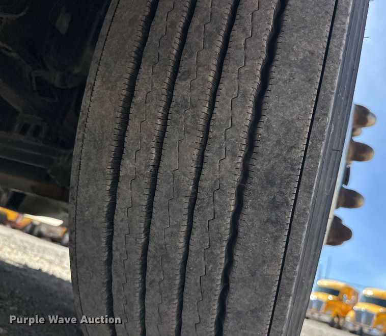 image for item EK0567 2022 Kenworth T680 semi truck