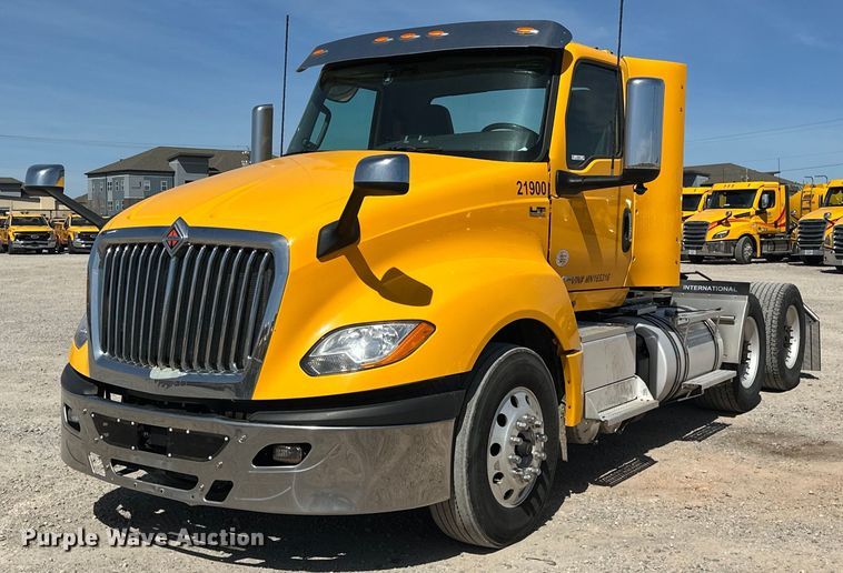 image for item EK0568 2021 International LT625 6X4 semi truck