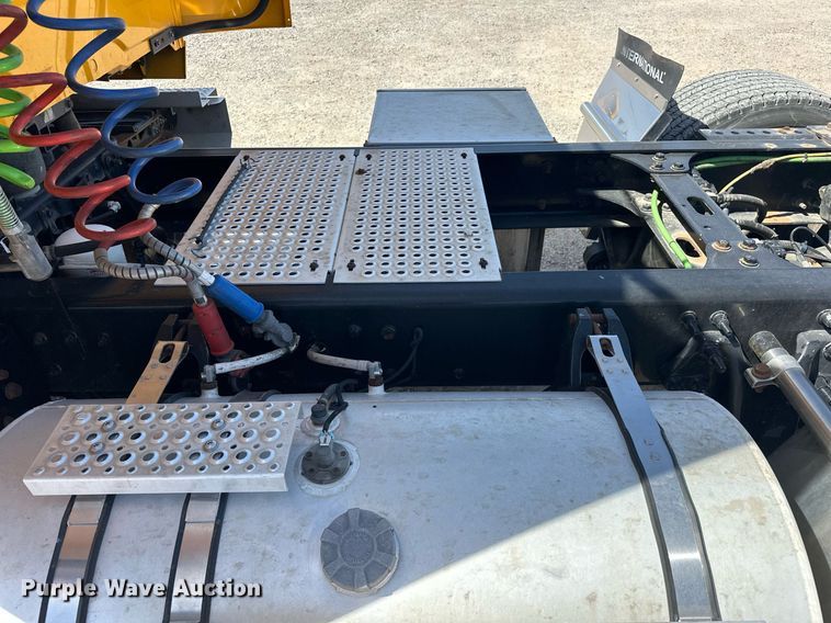 image for item EK0568 2021 International LT625 6X4 semi truck