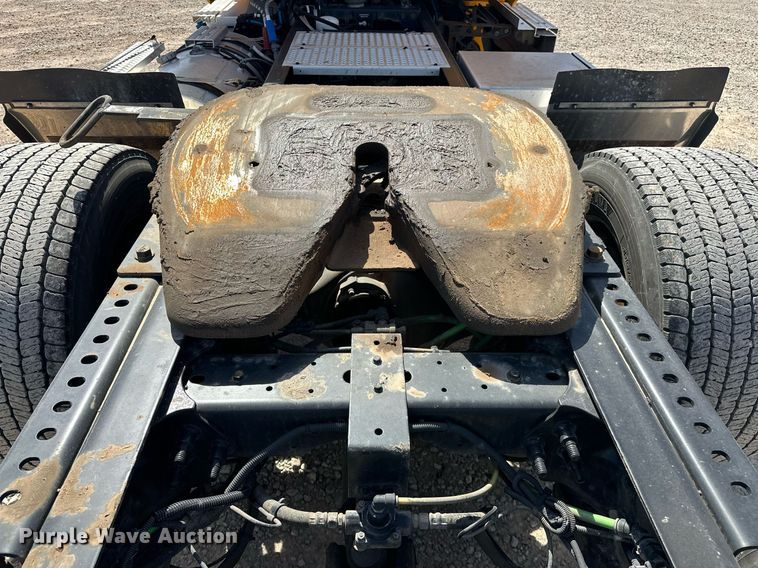 image for item EK0568 2021 International LT625 6X4 semi truck