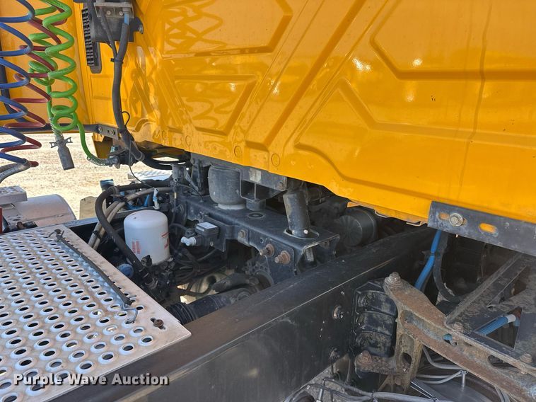 image for item EK0568 2021 International LT625 6X4 semi truck