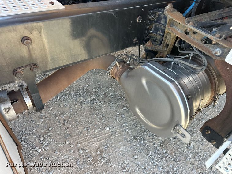 image for item EK0568 2021 International LT625 6X4 semi truck