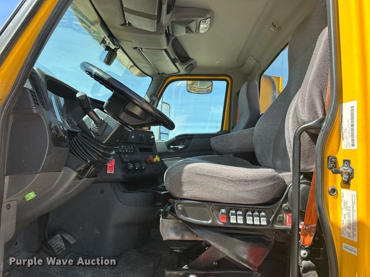 image for item EK0568 2021 International LT625 6X4 semi truck