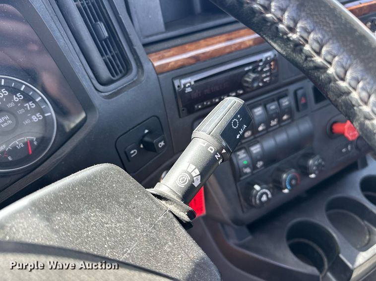 image for item EK0568 2021 International LT625 6X4 semi truck