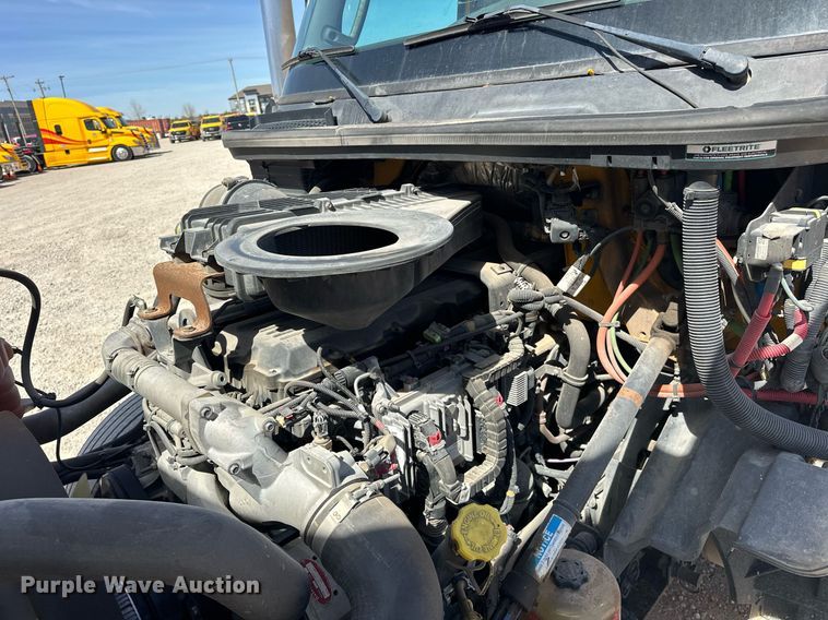 image for item EK0568 2021 International LT625 6X4 semi truck