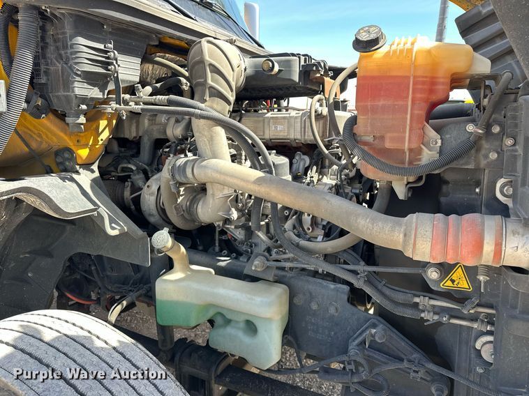 image for item EK0568 2021 International LT625 6X4 semi truck