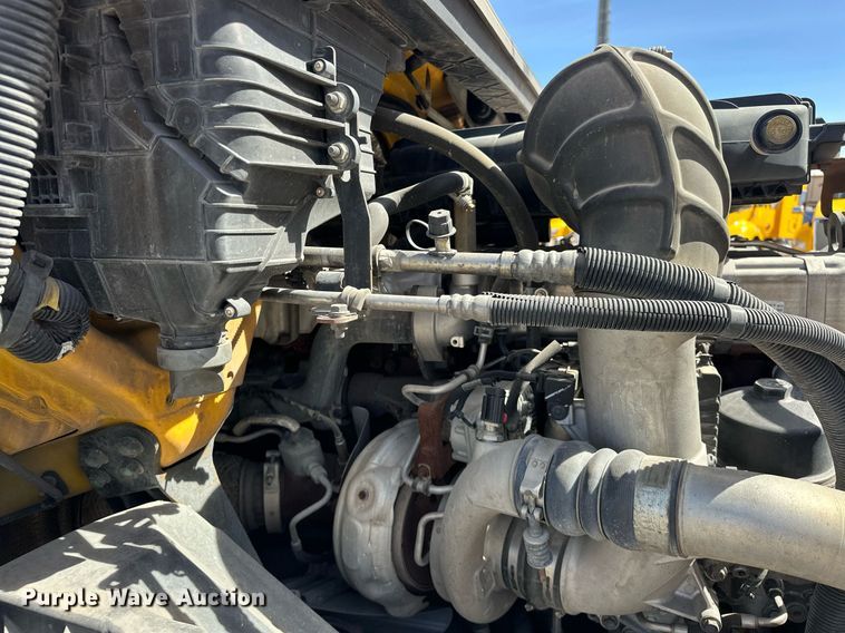 image for item EK0568 2021 International LT625 6X4 semi truck