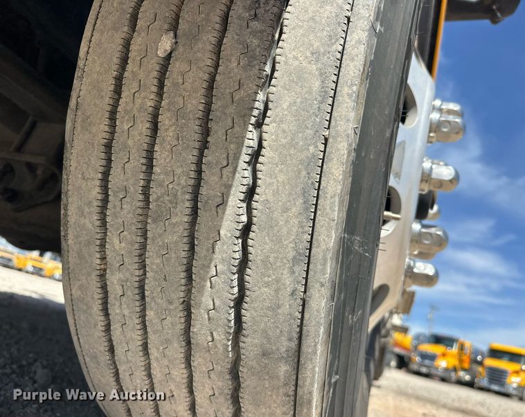 image for item EK0568 2021 International LT625 6X4 semi truck