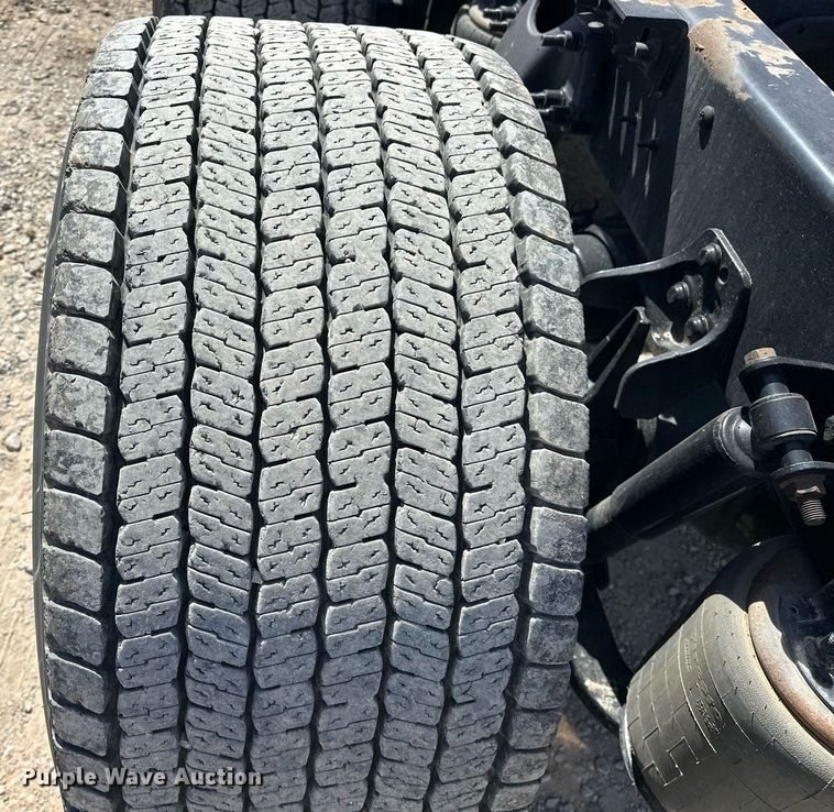 image for item EK0568 2021 International LT625 6X4 semi truck