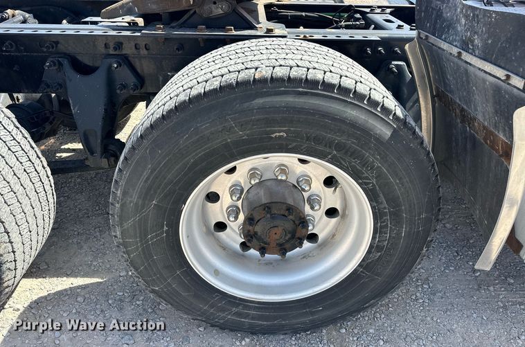 image for item EK0568 2021 International LT625 6X4 semi truck