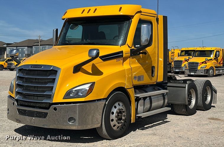 image for item EK0569 2022 Freightliner Cascadia 126 semi truck