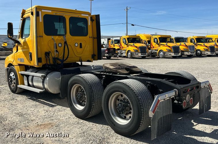 image for item EK0569 2022 Freightliner Cascadia 126 semi truck