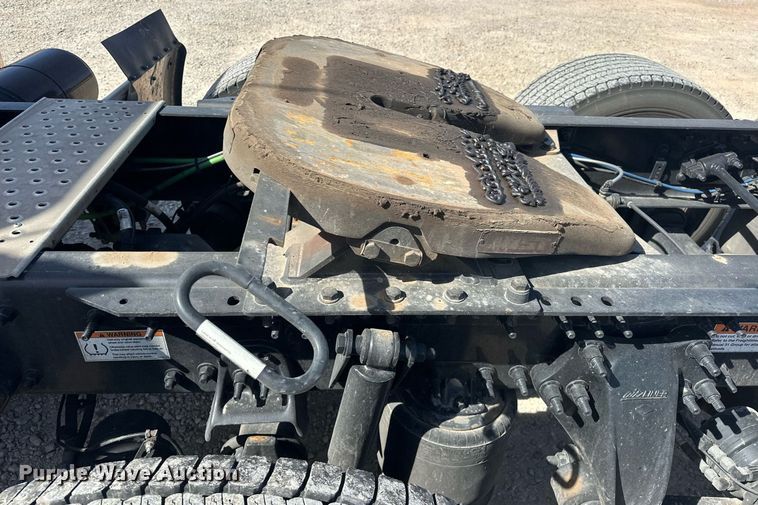 image for item EK0569 2022 Freightliner Cascadia 126 semi truck