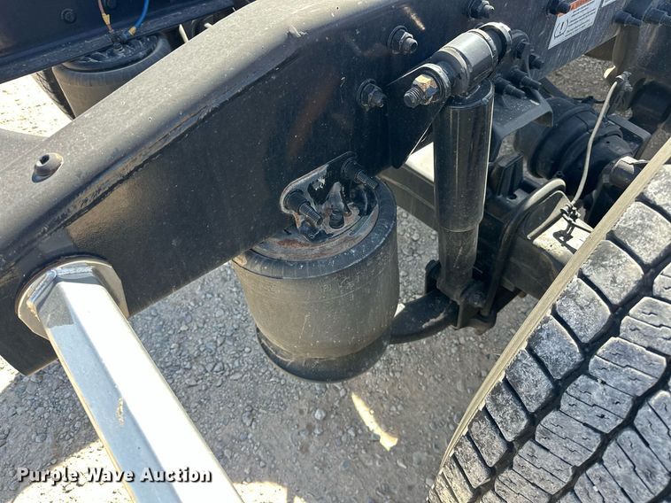 image for item EK0569 2022 Freightliner Cascadia 126 semi truck