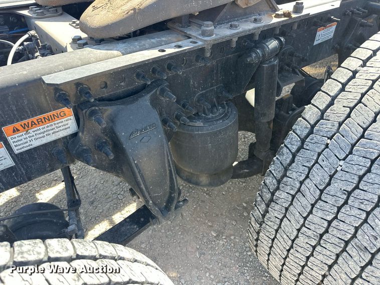 image for item EK0569 2022 Freightliner Cascadia 126 semi truck