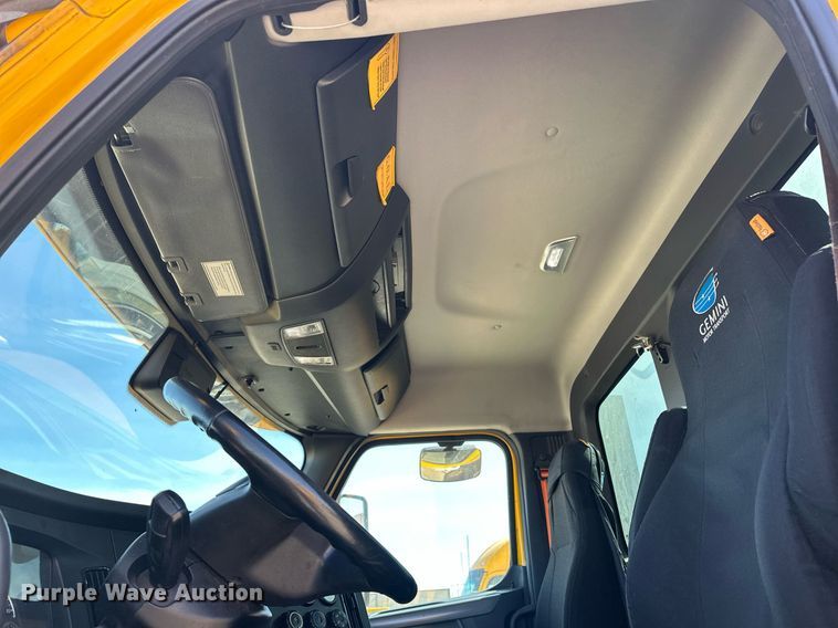 image for item EK0569 2022 Freightliner Cascadia 126 semi truck