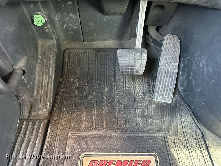 image for item EK0569 2022 Freightliner Cascadia 126 semi truck