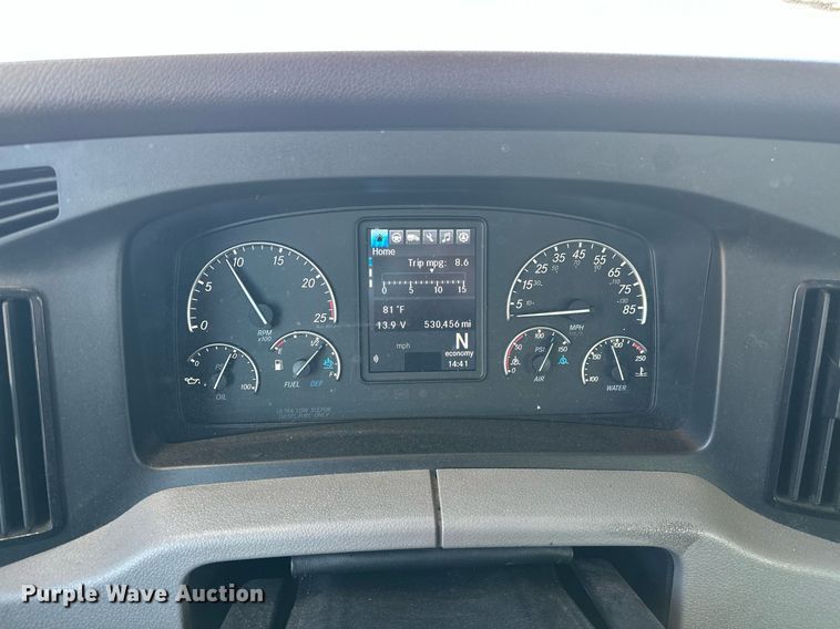 image for item EK0569 2022 Freightliner Cascadia 126 semi truck