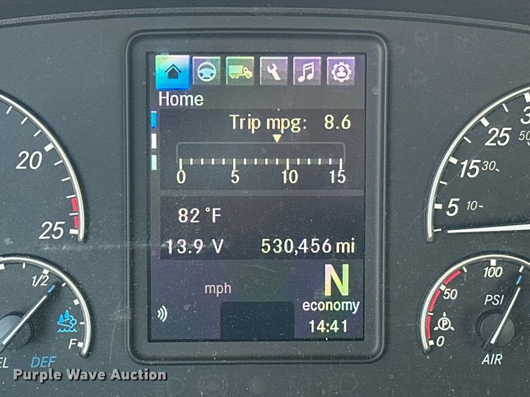 image for item EK0569 2022 Freightliner Cascadia 126 semi truck