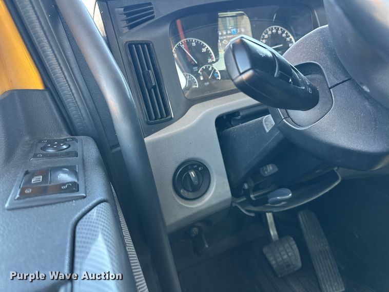 image for item EK0569 2022 Freightliner Cascadia 126 semi truck