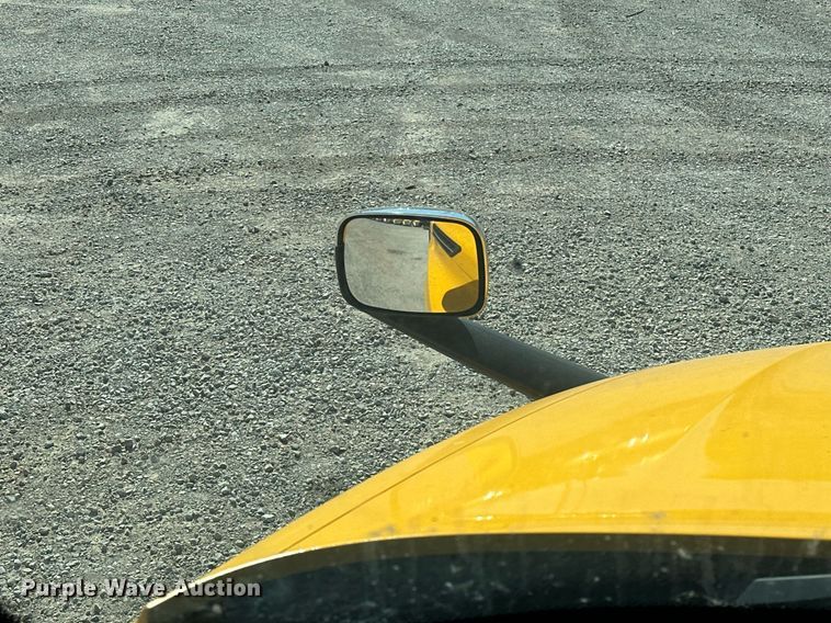 image for item EK0569 2022 Freightliner Cascadia 126 semi truck