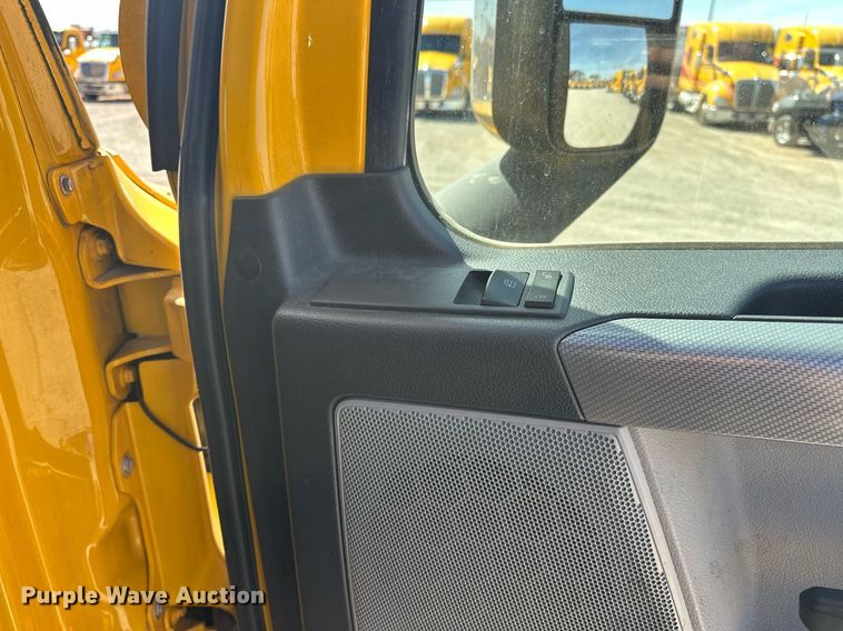 image for item EK0569 2022 Freightliner Cascadia 126 semi truck