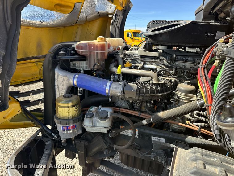 image for item EK0569 2022 Freightliner Cascadia 126 semi truck