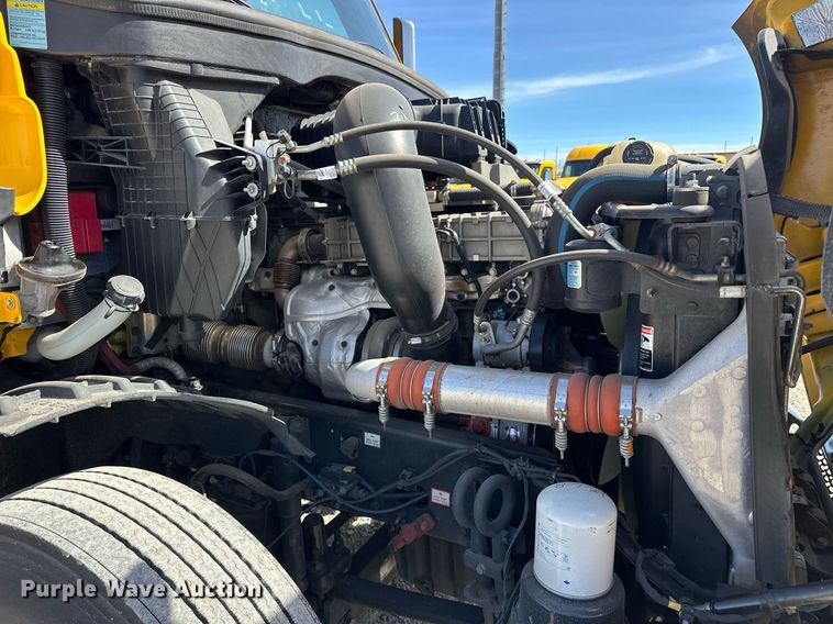 image for item EK0569 2022 Freightliner Cascadia 126 semi truck