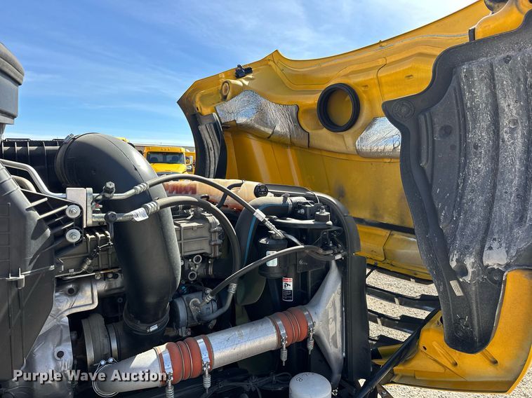 image for item EK0569 2022 Freightliner Cascadia 126 semi truck