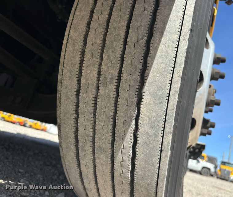 image for item EK0569 2022 Freightliner Cascadia 126 semi truck