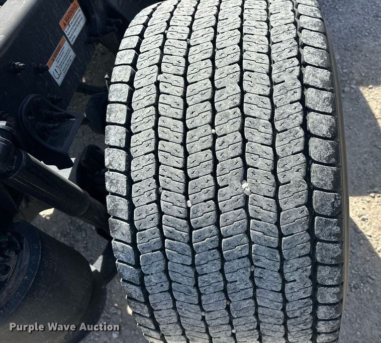 image for item EK0569 2022 Freightliner Cascadia 126 semi truck