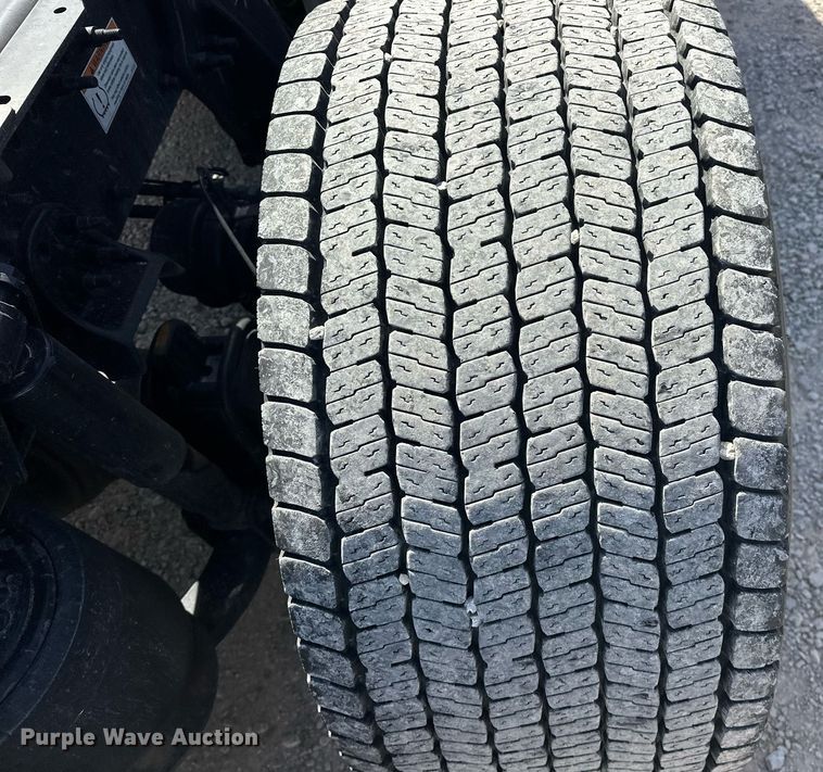 image for item EK0569 2022 Freightliner Cascadia 126 semi truck