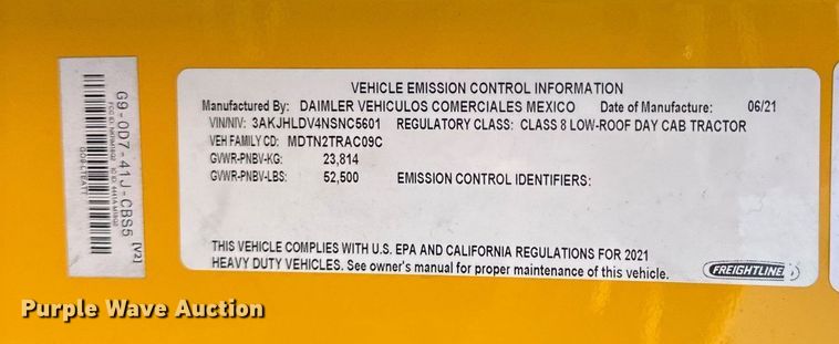 image for item EK0569 2022 Freightliner Cascadia 126 semi truck