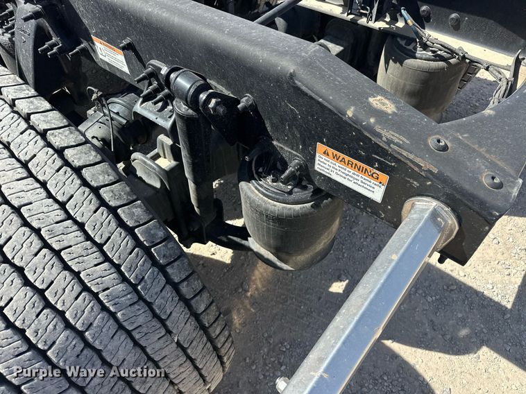 image for item EK0570 2021 Freightliner Cascadia 126 semi truck