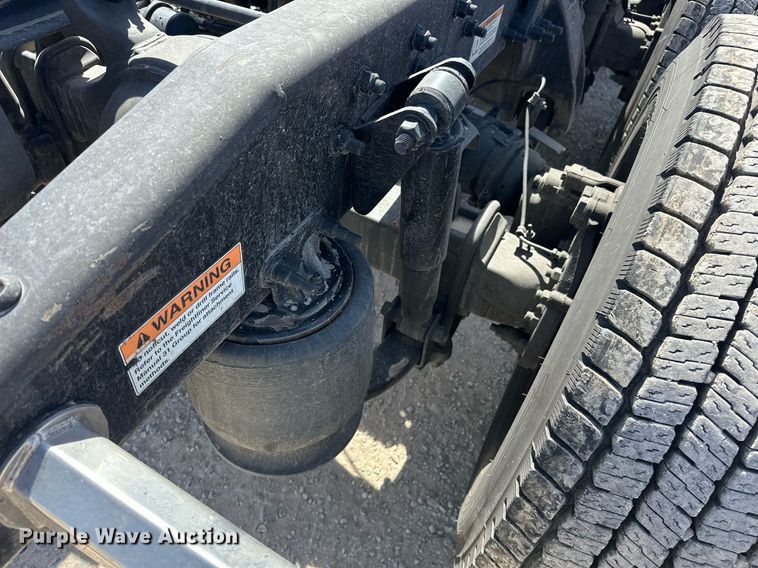 image for item EK0570 2021 Freightliner Cascadia 126 semi truck