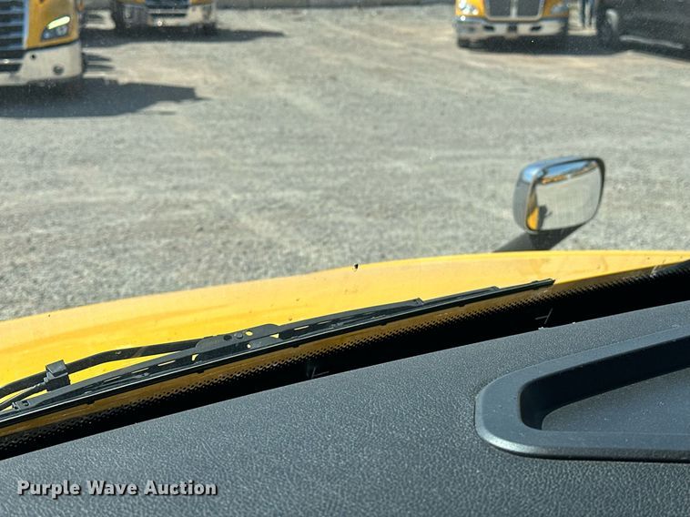 image for item EK0570 2021 Freightliner Cascadia 126 semi truck