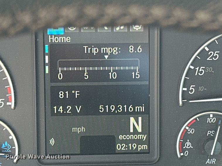 image for item EK0570 2021 Freightliner Cascadia 126 semi truck