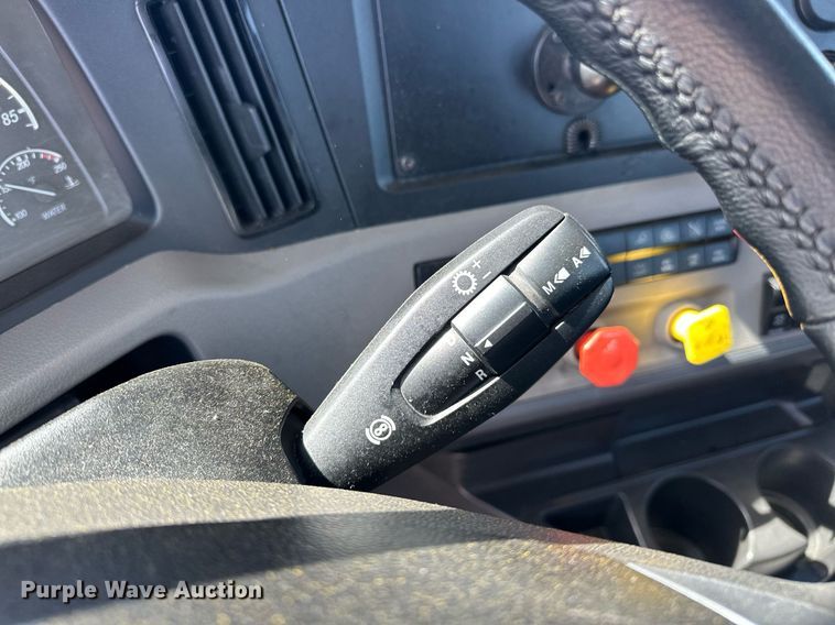 image for item EK0570 2021 Freightliner Cascadia 126 semi truck