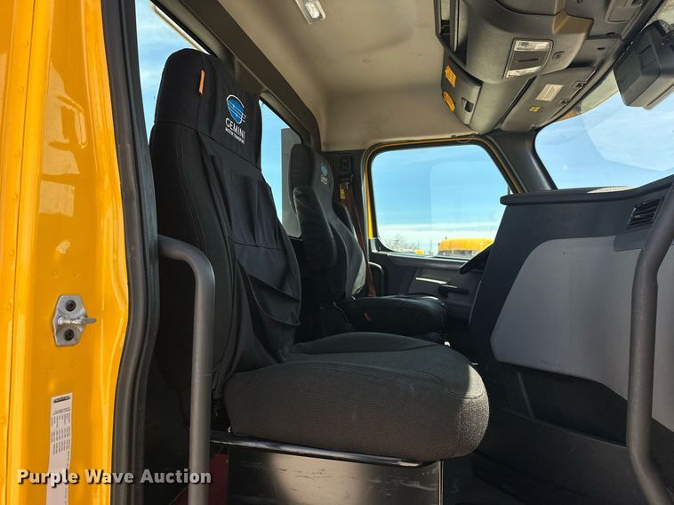 image for item EK0570 2021 Freightliner Cascadia 126 semi truck