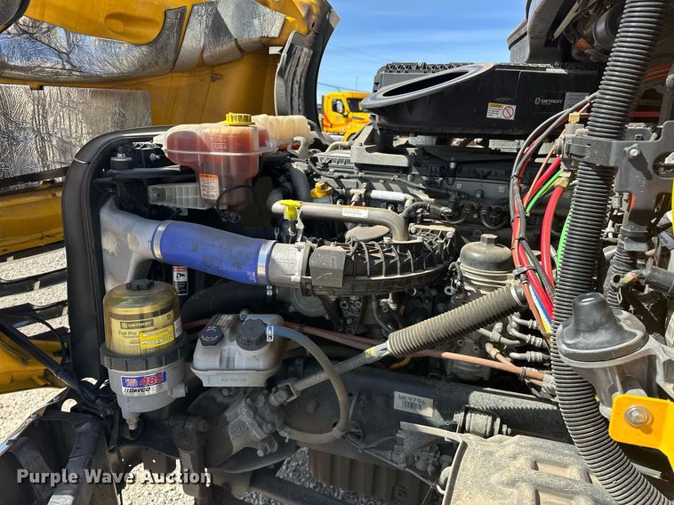 image for item EK0570 2021 Freightliner Cascadia 126 semi truck