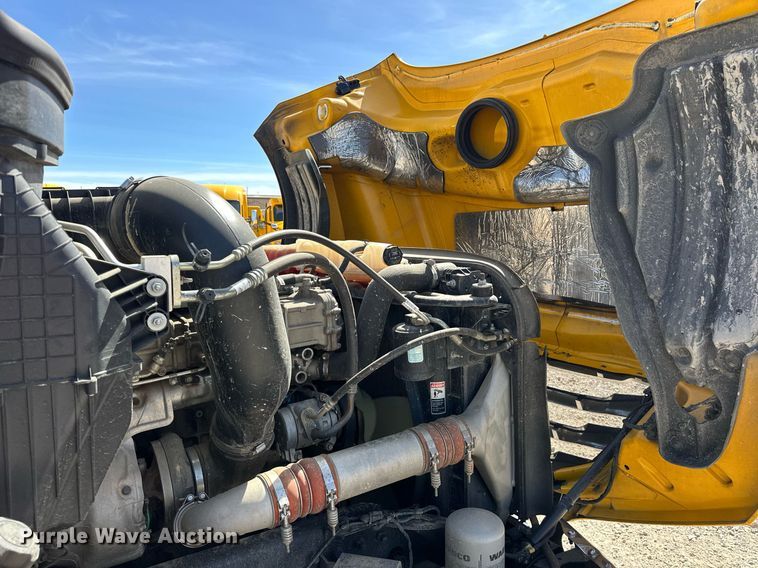 image for item EK0570 2021 Freightliner Cascadia 126 semi truck