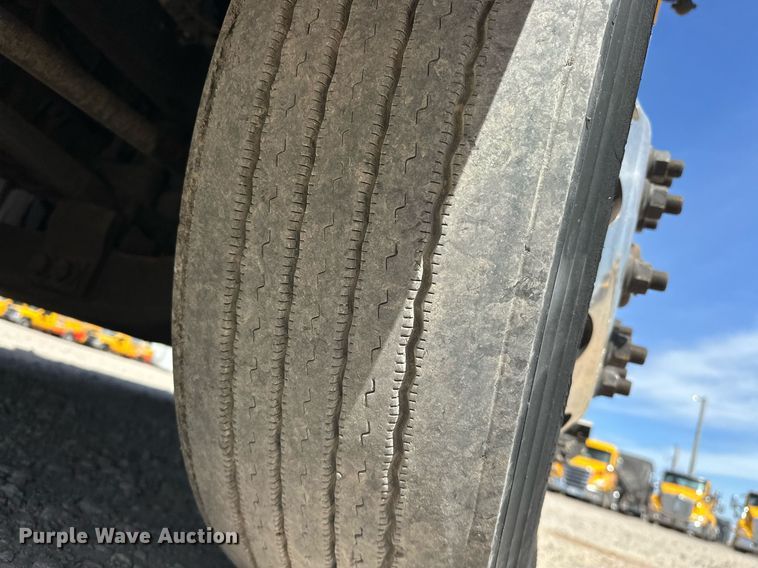 image for item EK0570 2021 Freightliner Cascadia 126 semi truck