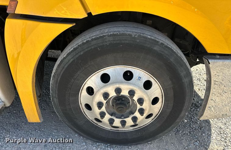 image for item EK0570 2021 Freightliner Cascadia 126 semi truck