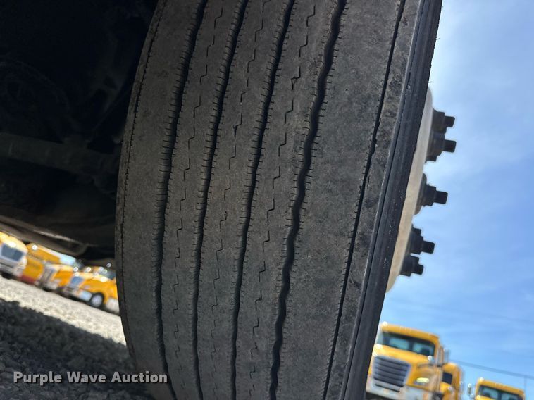 image for item EK0570 2021 Freightliner Cascadia 126 semi truck