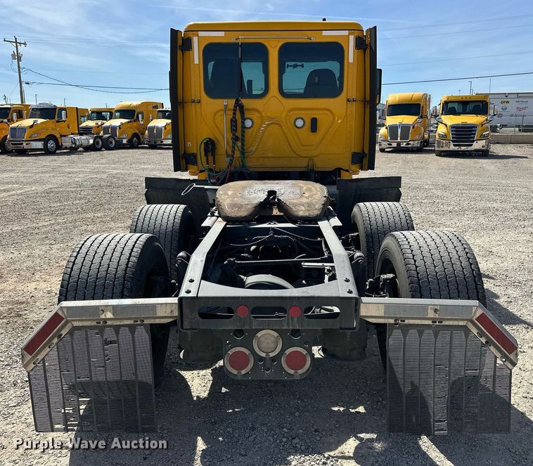 image for item EK0571 2022 Freightliner Cascadia 126 semi truck