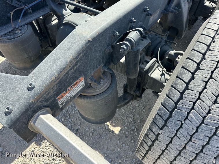 image for item EK0571 2022 Freightliner Cascadia 126 semi truck